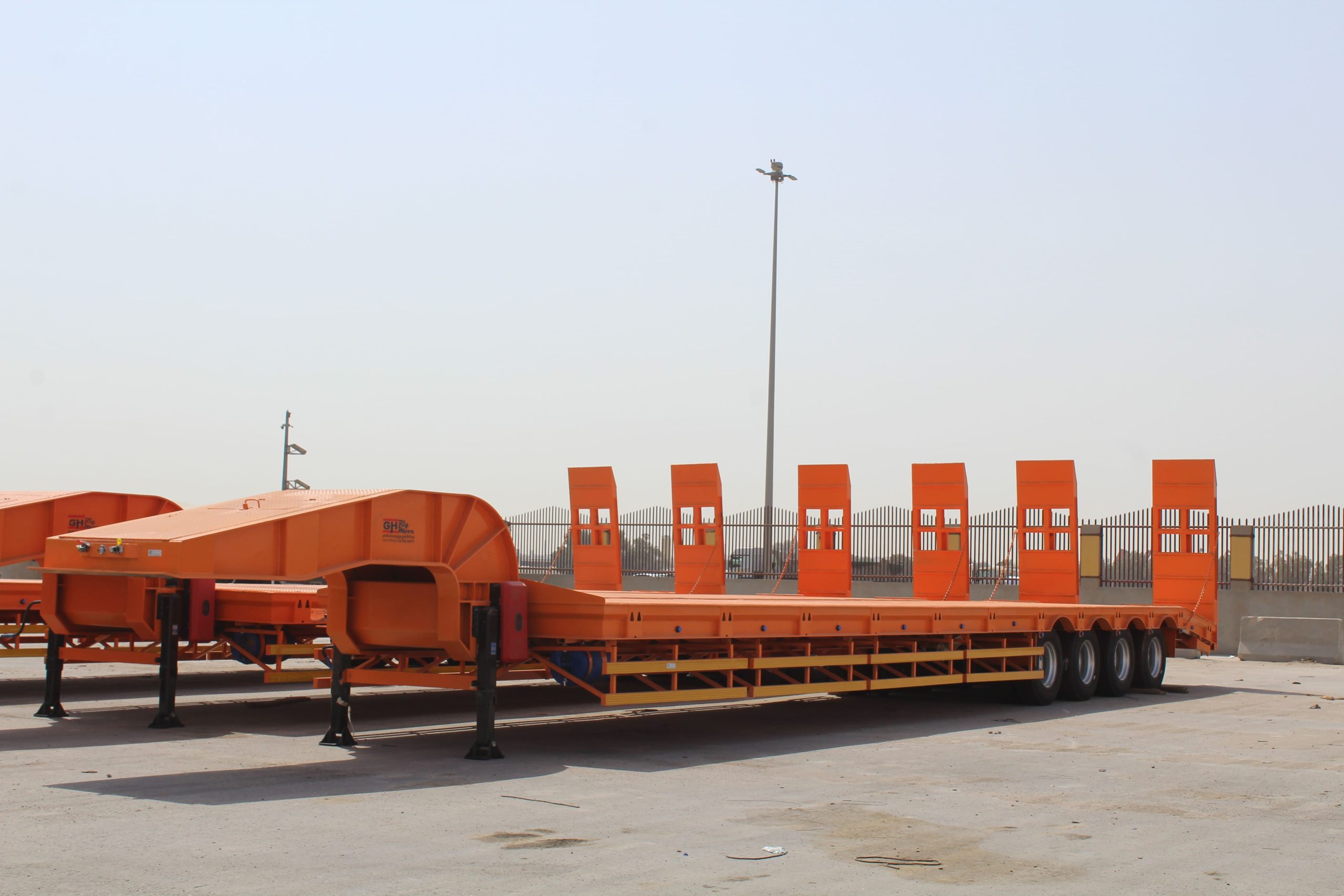 Hydraulic Low bed الصورة 2